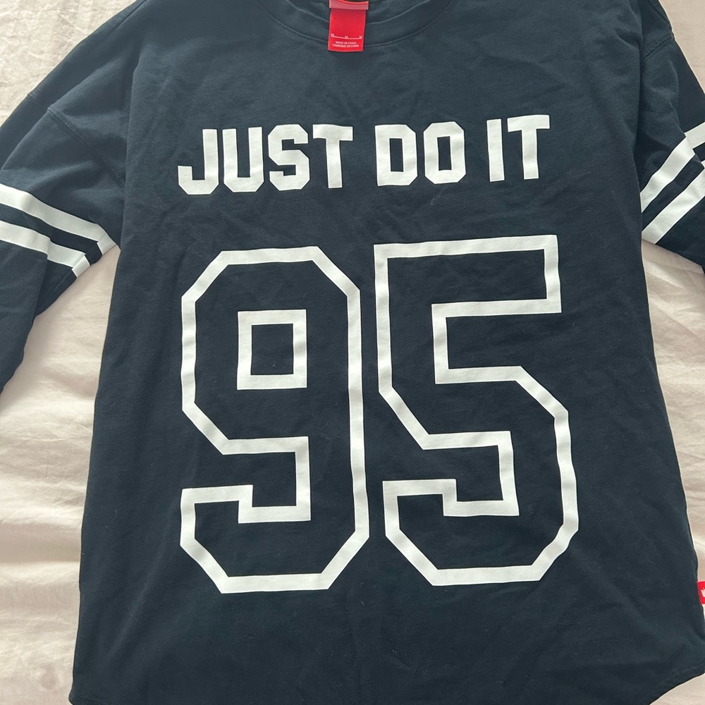 Nike top
